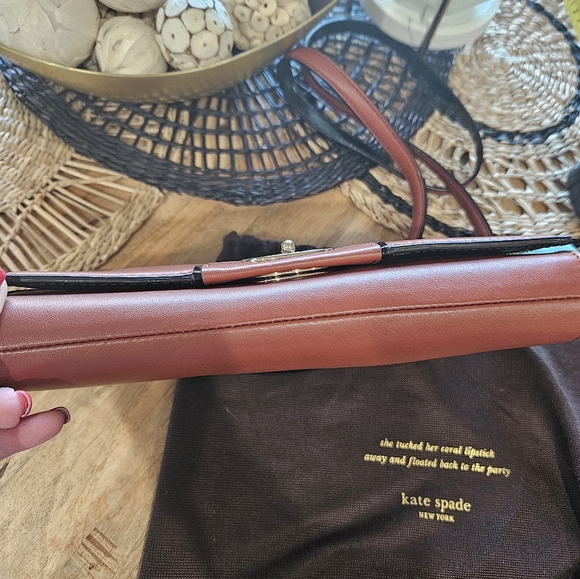 Kate Spade Hampton Road Juliana crossbody, gold turn lock purse - Picture 10 of 10